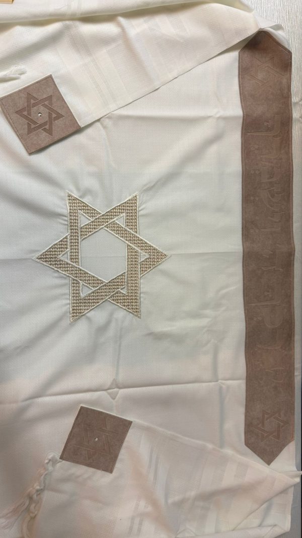⁦טלית צמר ''Premium'' עטרה ופינות בחיתוך לייזר | דגם מגן דוד⁩ – תמונה ⁦4⁩